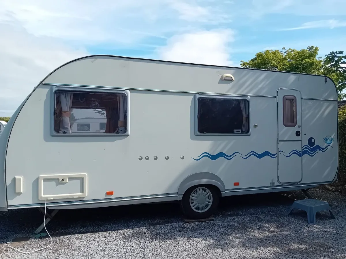 Adria Adora 6 Berth Fixed Caravan - Image 3