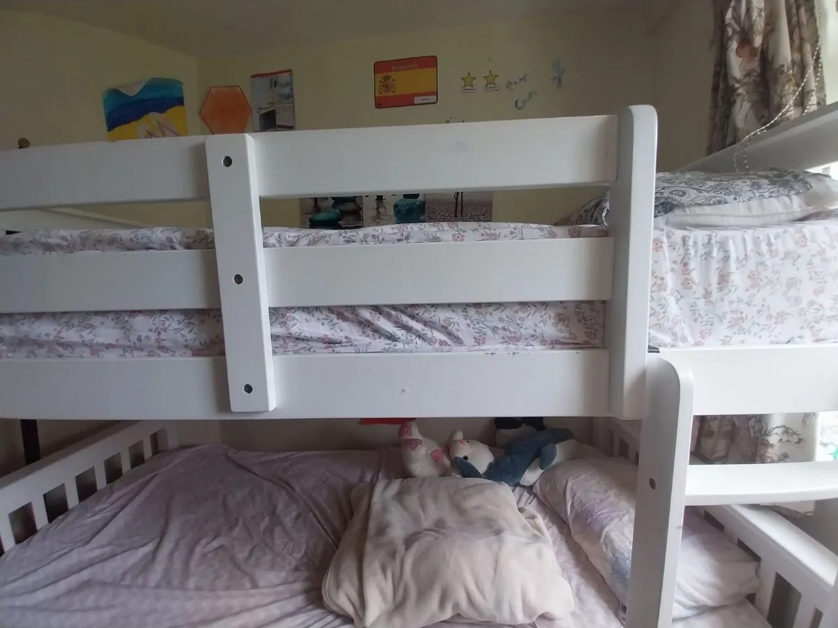 Double bed + 2 mattresses - Image 4
