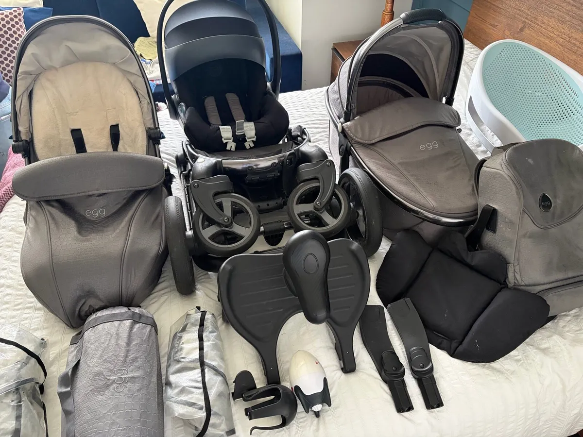 Egg 2 travel system with cybex cloud Z2 car seat - Image 2