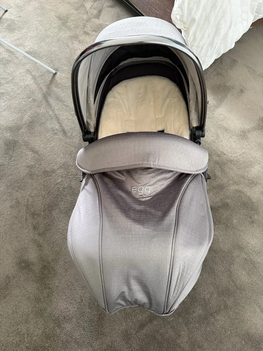 Egg 2 travel system with cybex cloud Z2 car seat - Image 4