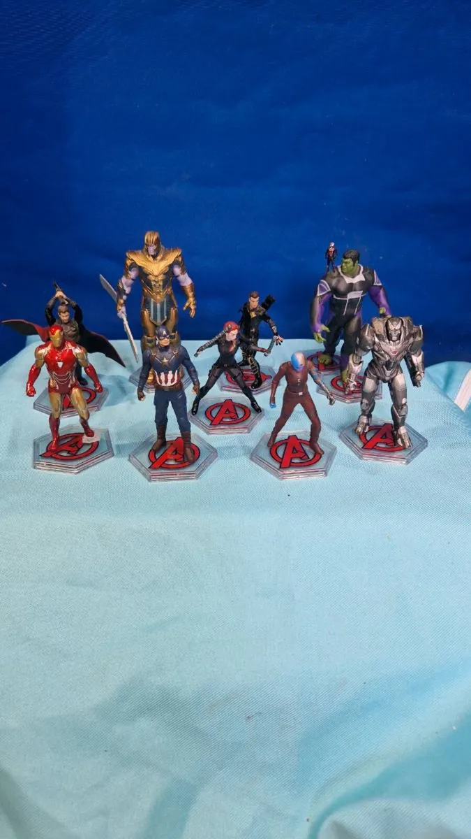 Marvel Avengers — Complete Set of 9 Official Figur - Image 1