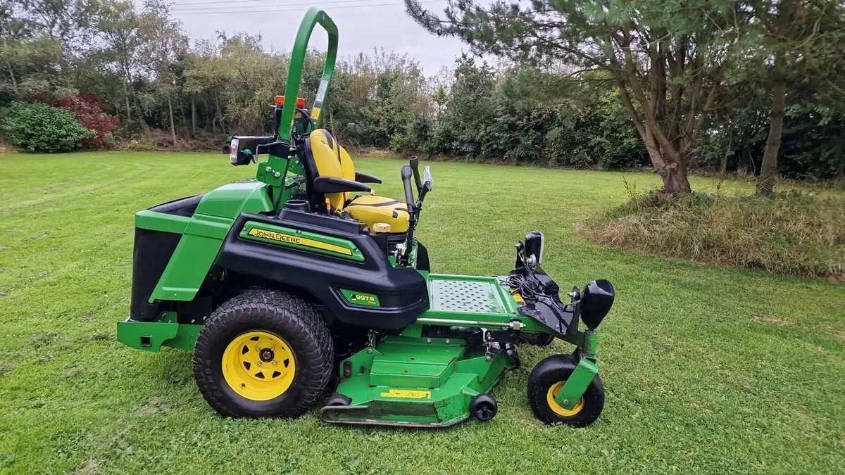 John Deere z997r diesel zero turn ride on mower - Image 1