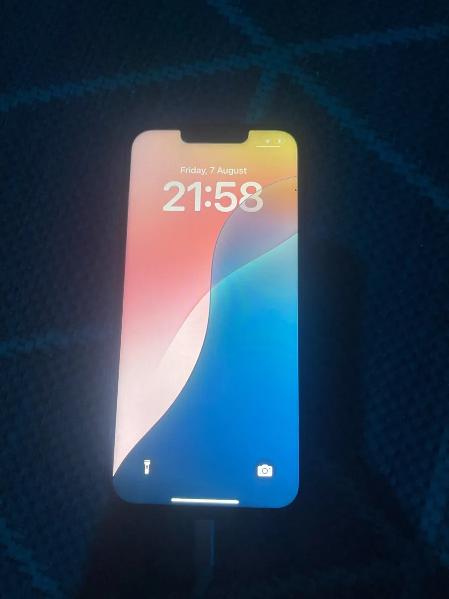 iPhone 13 - Image 1