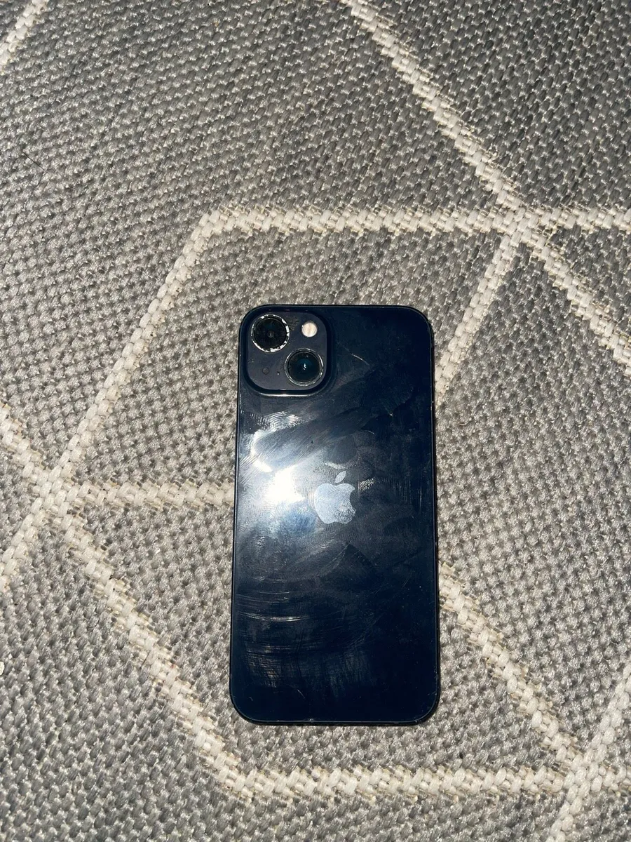 iPhone 13 - Image 2