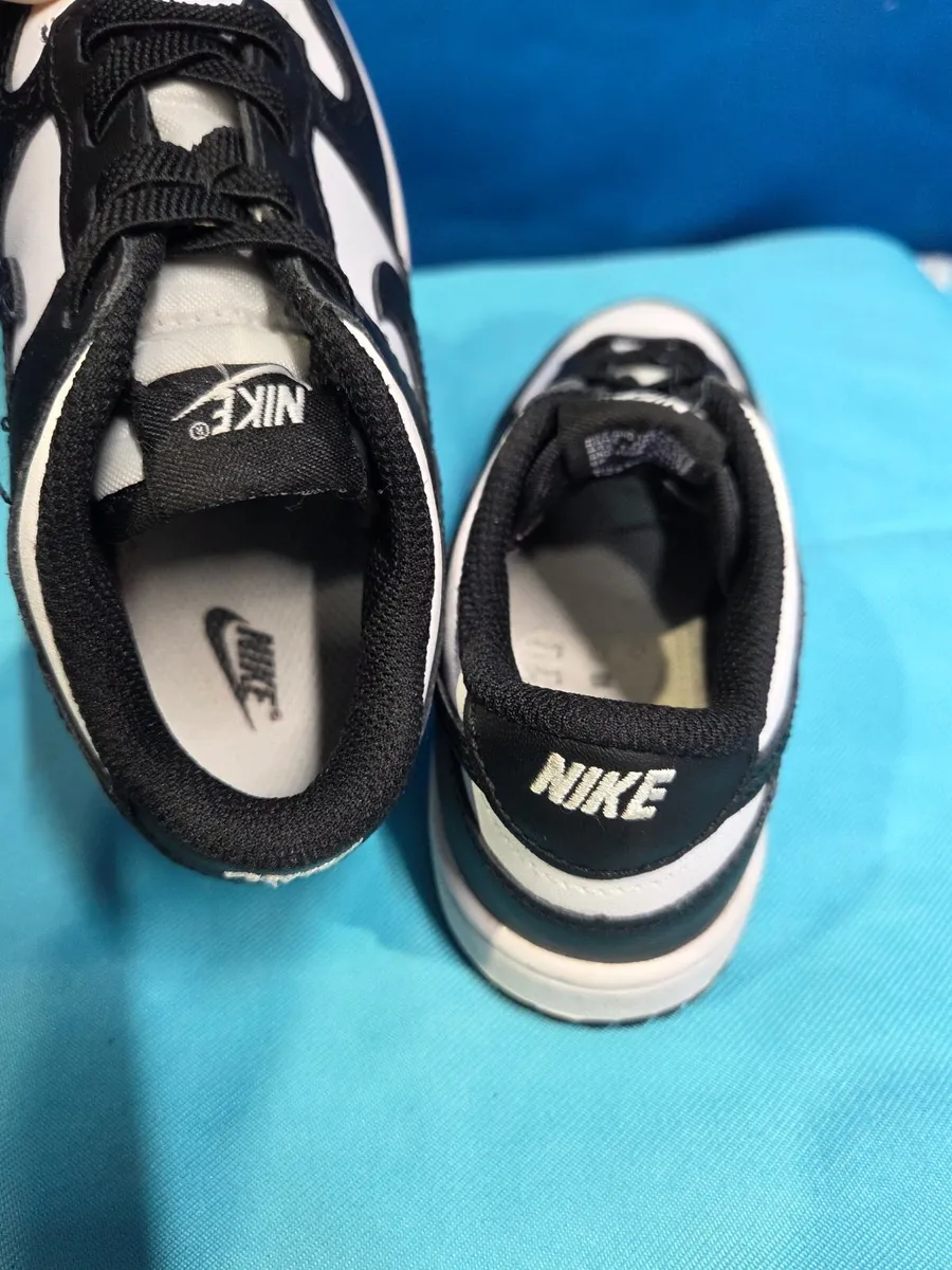 Kids nike dunk low trainers - Image 3