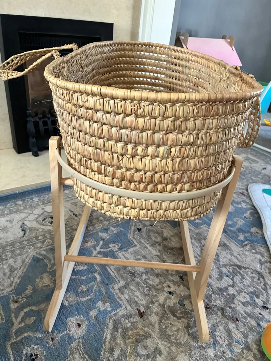 Moses Basket and Clair de Lune Rocking Stand - Image 2