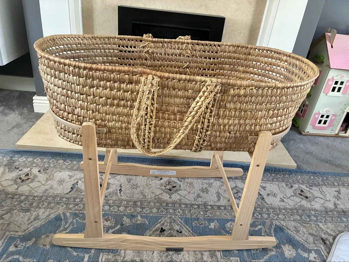 Moses Basket and Clair de Lune Rocking Stand - Image 3