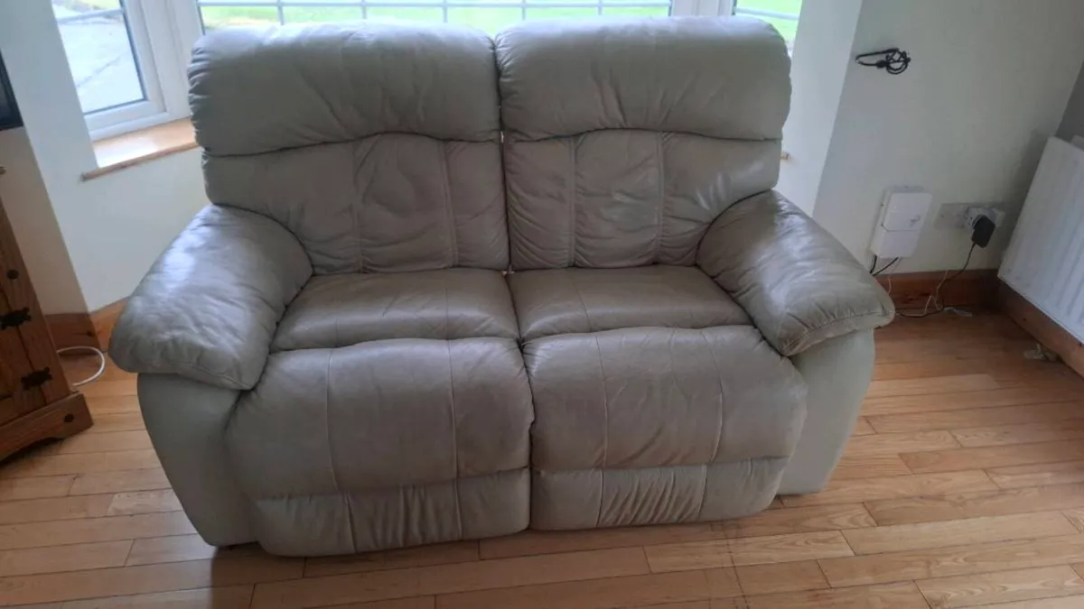 Cream Leather 2 and 3 seat recliner couch - Image 1