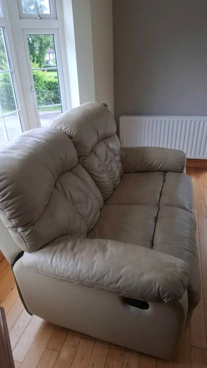Cream Leather 2 and 3 seat recliner couch - Image 2