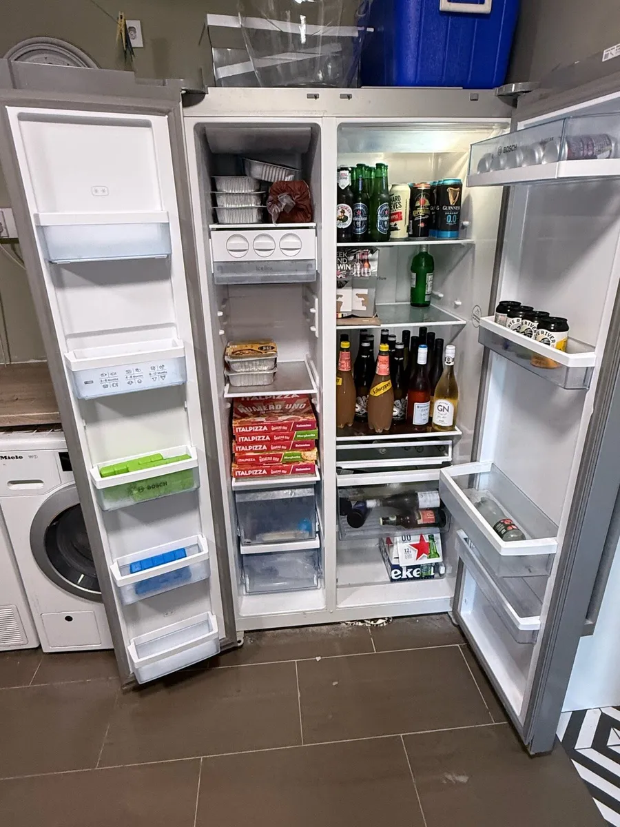Bosch American-Style Fridge Freezer - Image 3