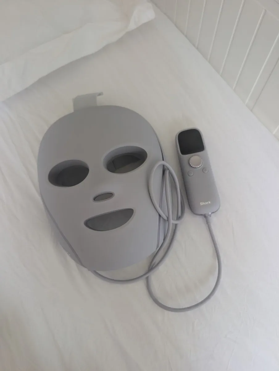 Shark Cryglo LED Mask - Image 2