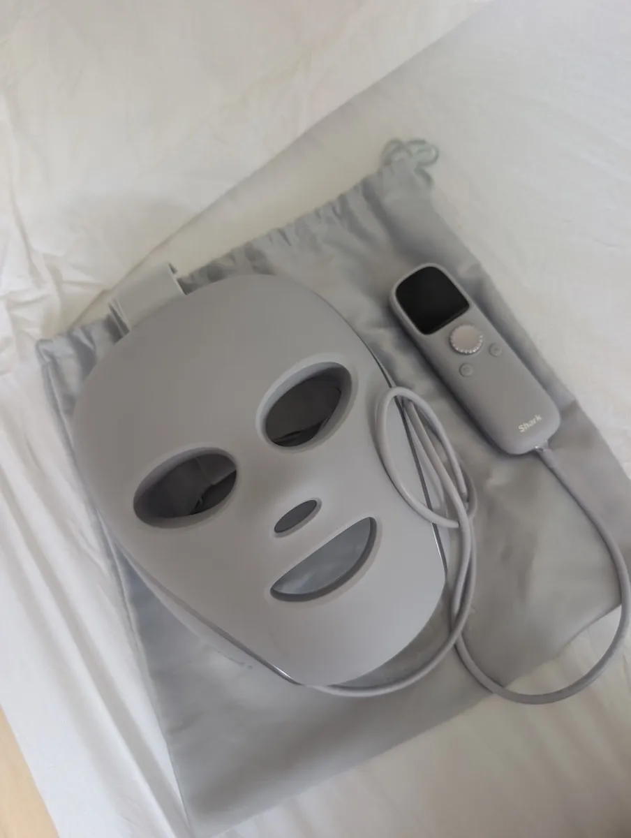 Shark Cryglo LED Mask - Image 3