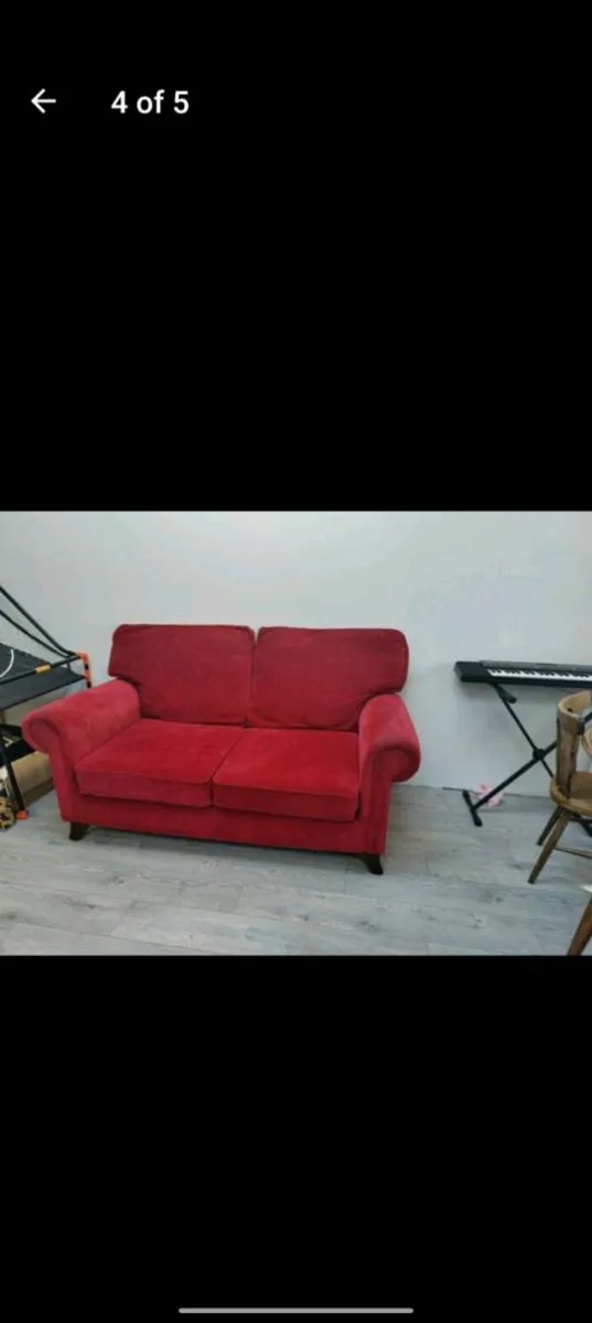 Red velvet Couch - Image 3