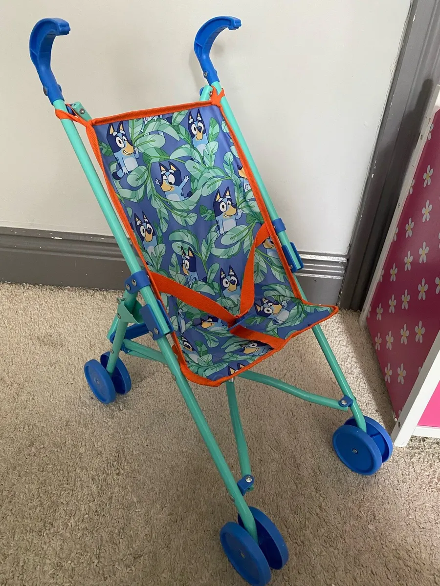 Doll’s bed , carrier and stroller - Image 2