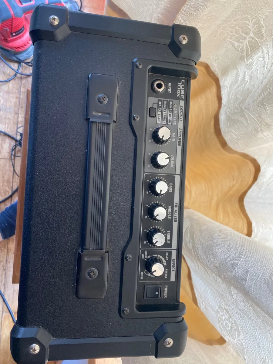 Roland Cube 10 GX Guitar Amp - Image 2