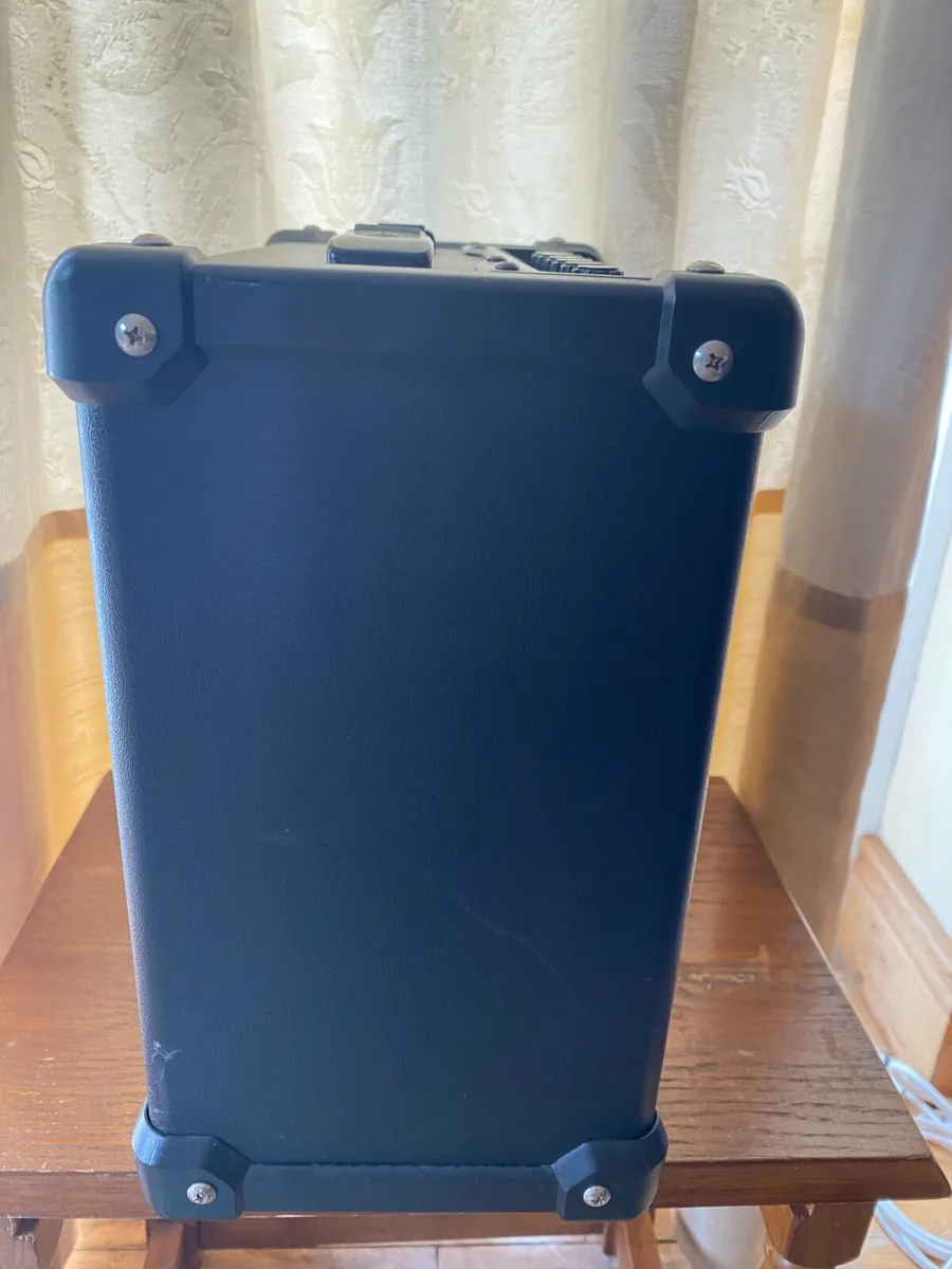 Roland Cube 10 GX Guitar Amp - Image 3