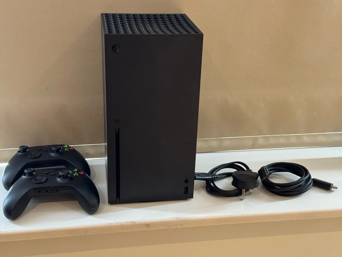 Xbox Series X 1TB - Image 1
