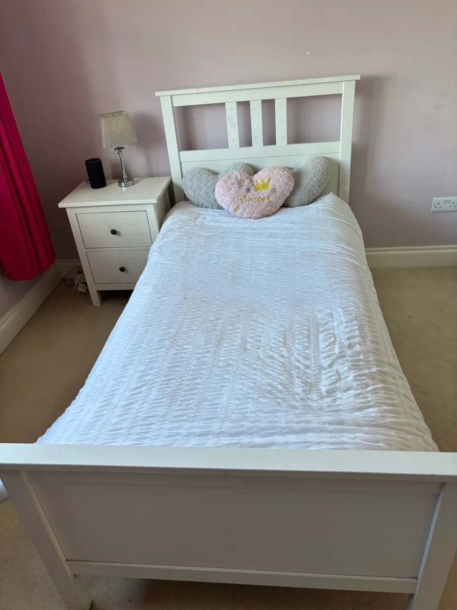 Bedroom Furniture Set - Image 1