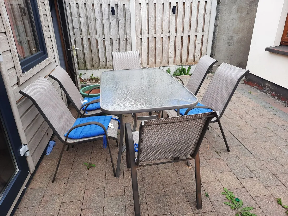 Garden 6 Seater Table & Chairs - Image 3