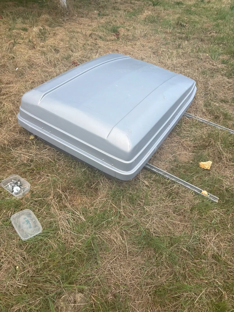 Thule Roof Box – Approx. 5ft x 3ft – €200 ONO - Image 1