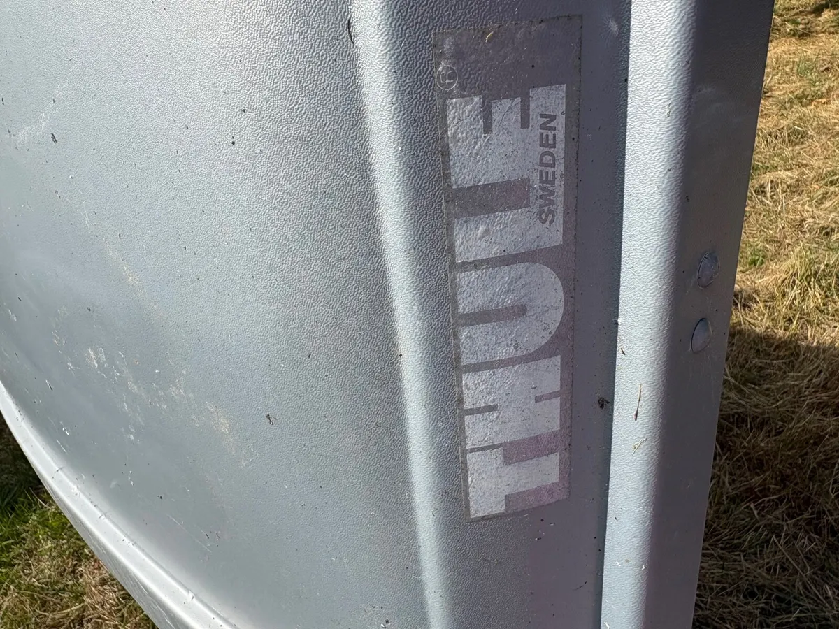 Thule Roof Box – Approx. 5ft x 3ft – €200 ONO - Image 2