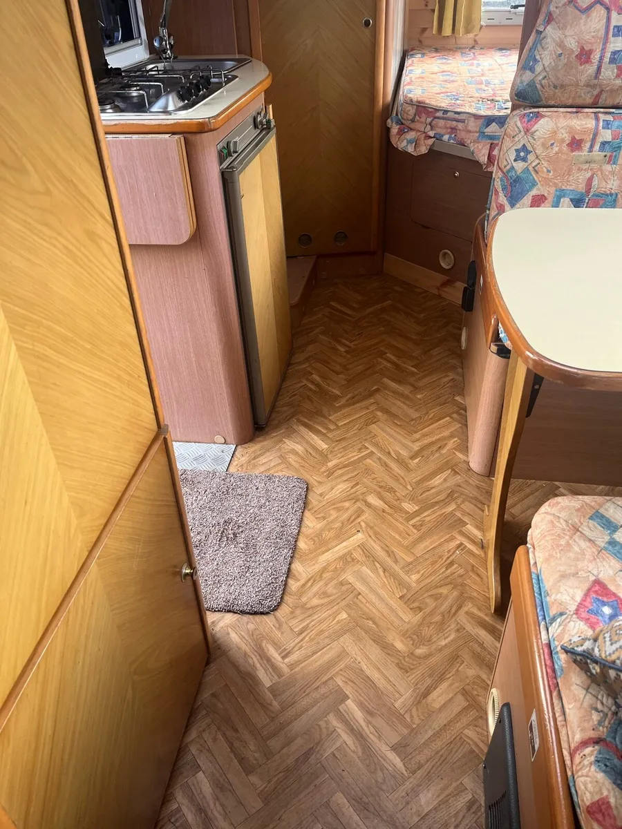 Camper - Image 2