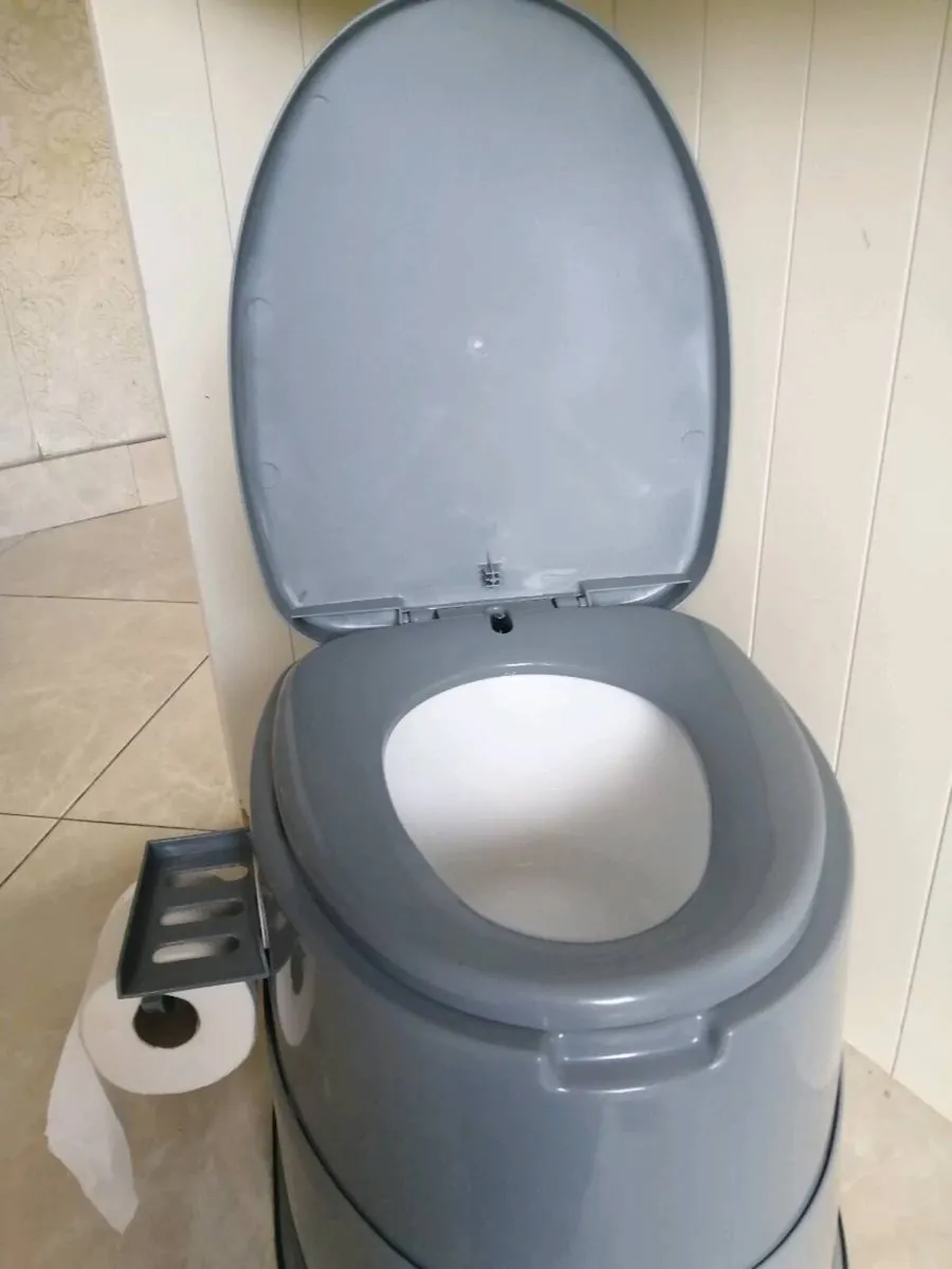 Portable toilet - Image 2