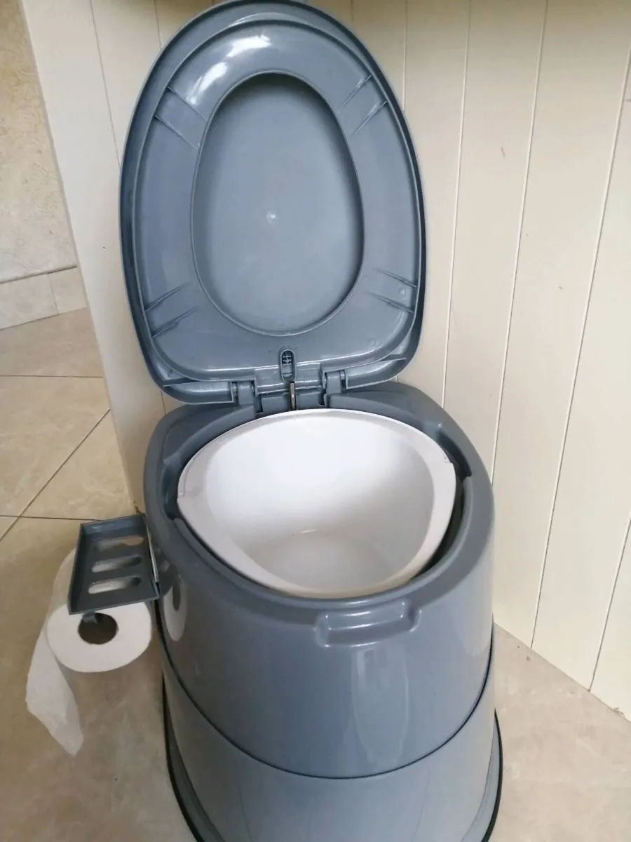 Portable toilet - Image 3