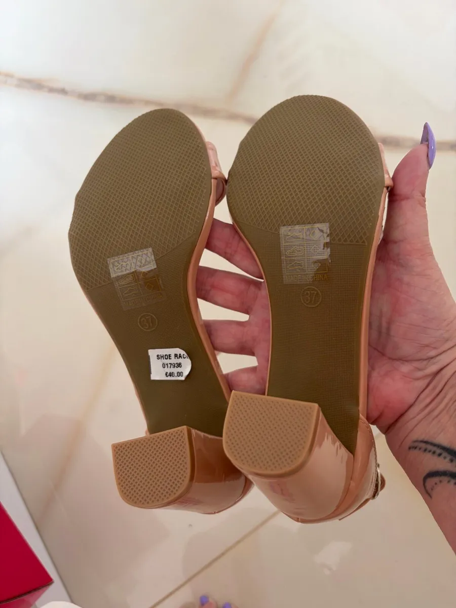Ladies shoes - Image 2