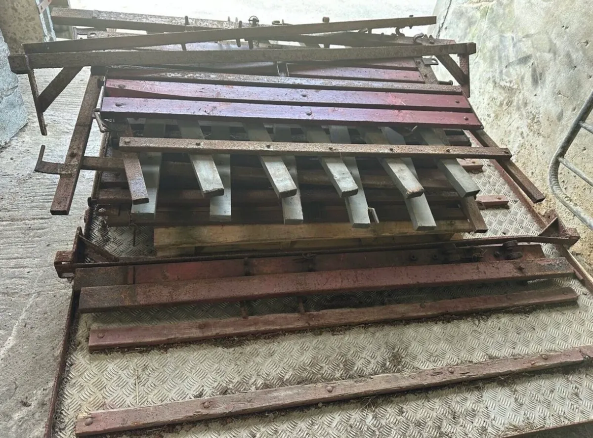 Creels Arch trailer Top creels - Image 1