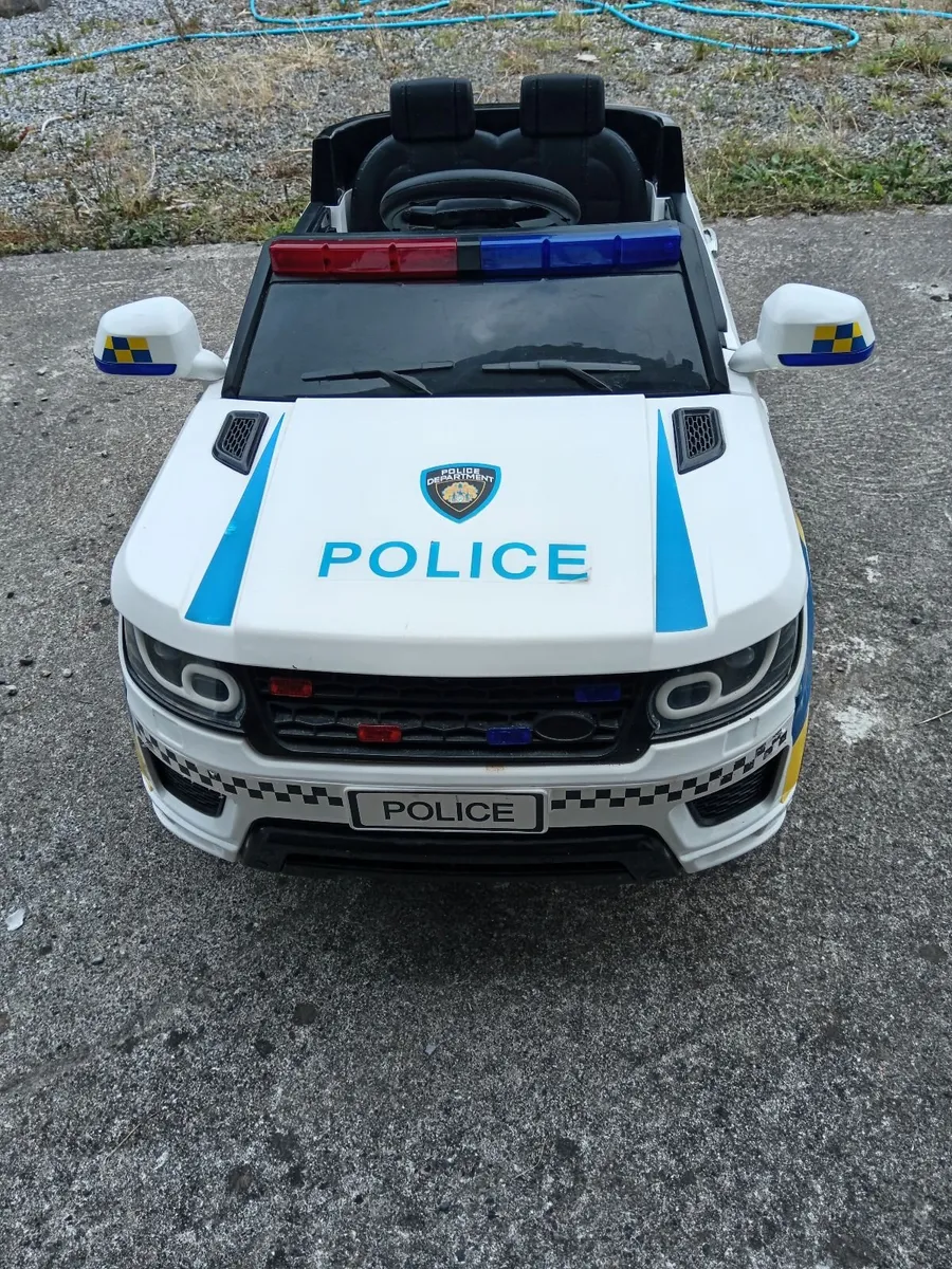 HOMCOM 12V Kids Electric Ride-On Police Car. - Image 2