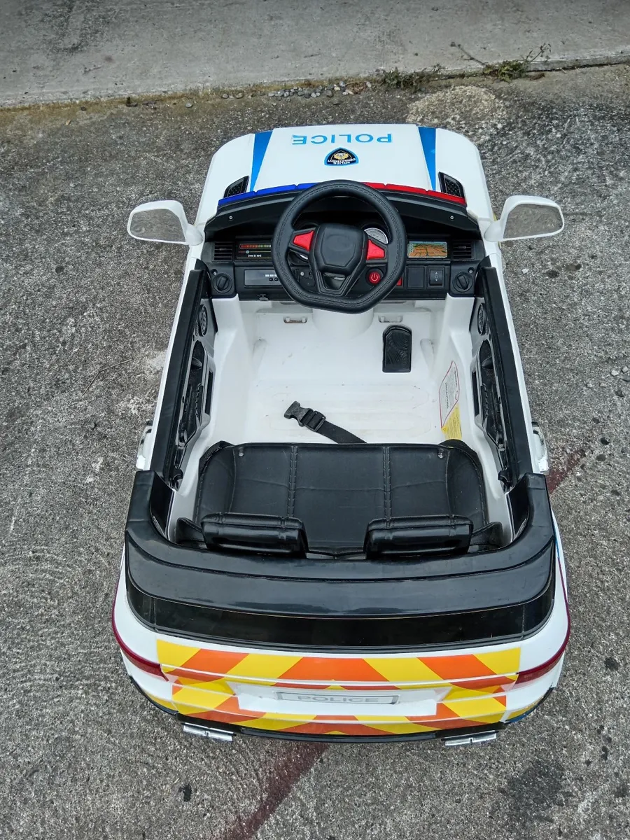 HOMCOM 12V Kids Electric Ride-On Police Car. - Image 3