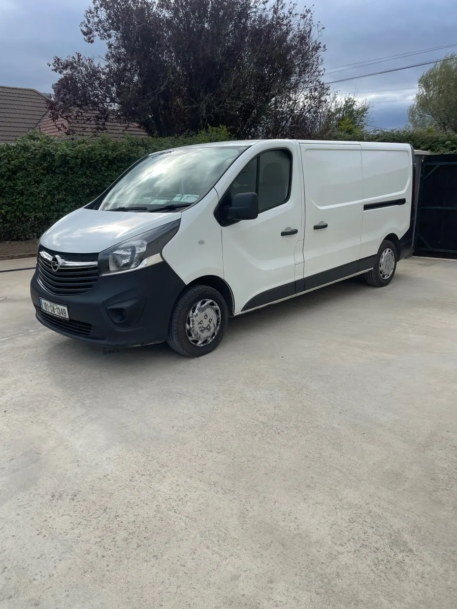 Opel Vivaro - Image 1