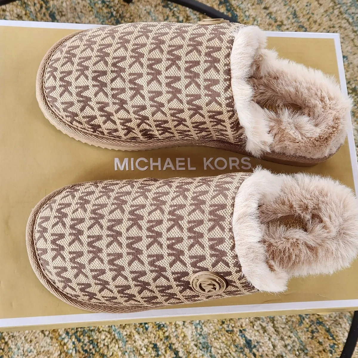 Michael kors slippers.. Brand new - Image 4