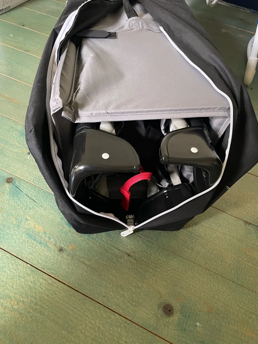 Graco Travel Cot - Image 3