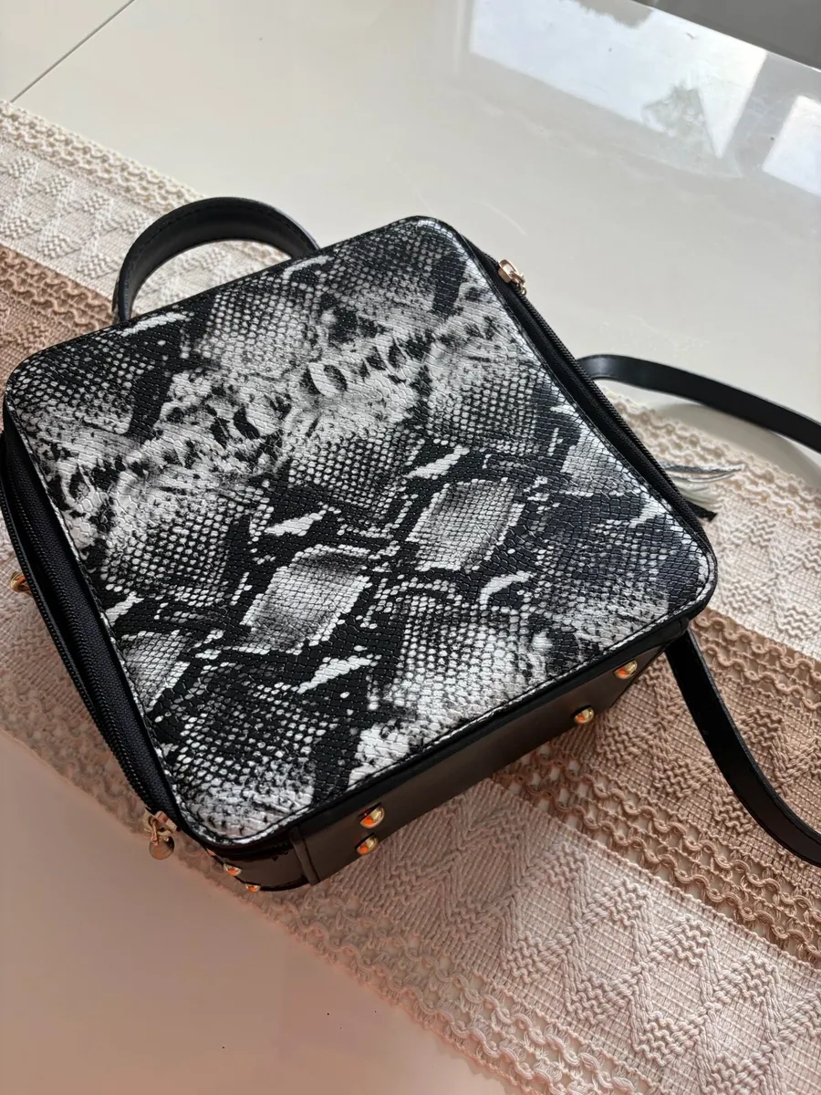 Brand new handbag - Image 1