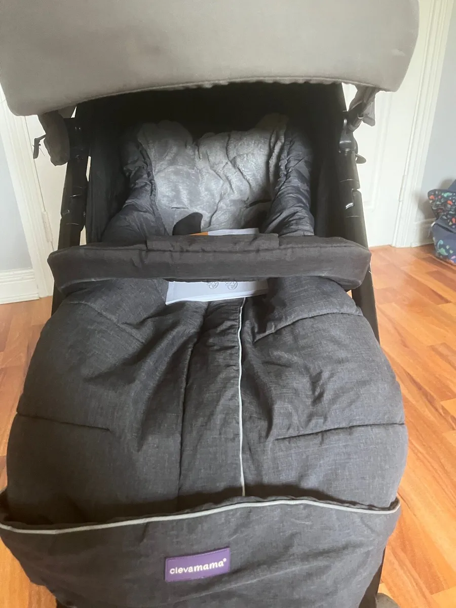 Joie Litetrax 4 plus accessories - Image 2
