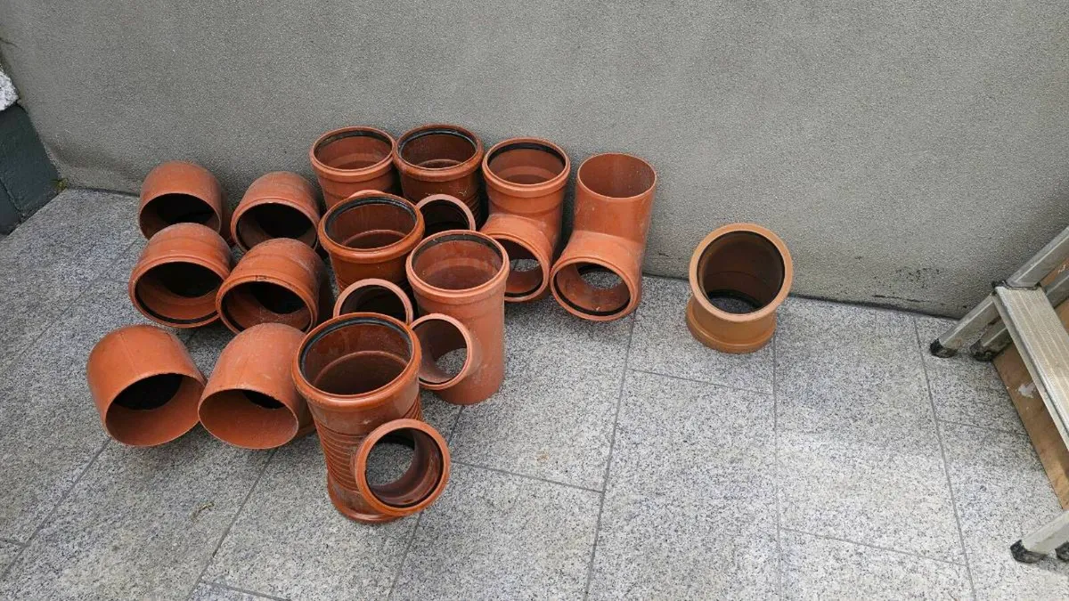 Sewage pipes and bends 6inch
Have many like the on - Image 1