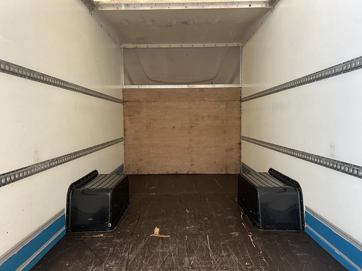 2022 Renault Trafic Luton Low Loader Van - Image 3
