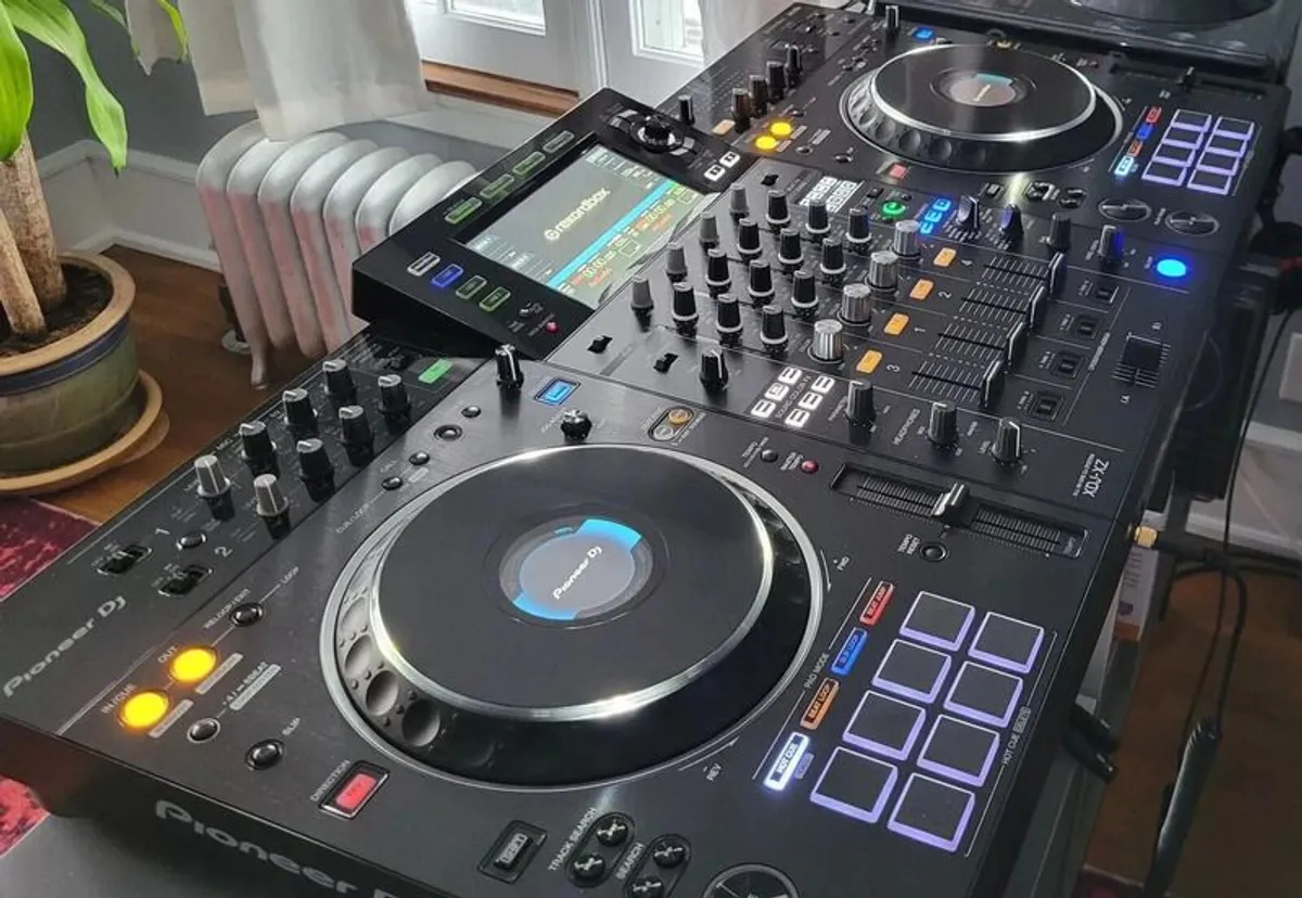 Pioneer XDJ-XZ - Image 1