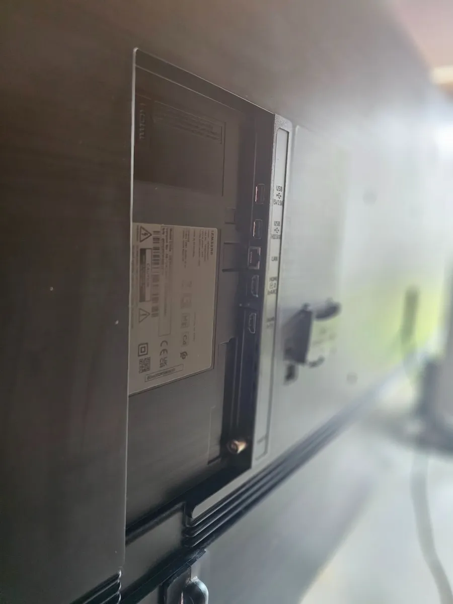 50" Samsung Quantum 4K HDR Smart TV - Image 2