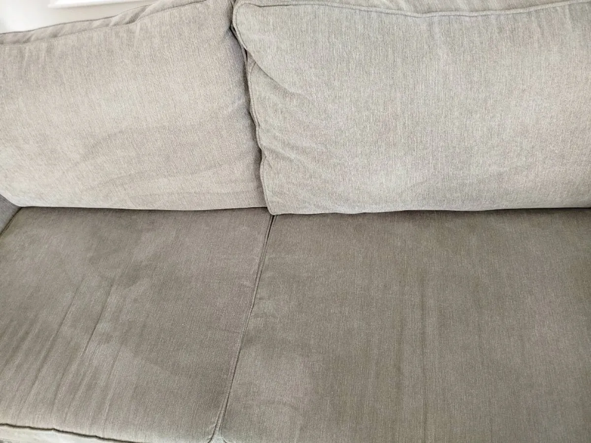 Couch - Image 2