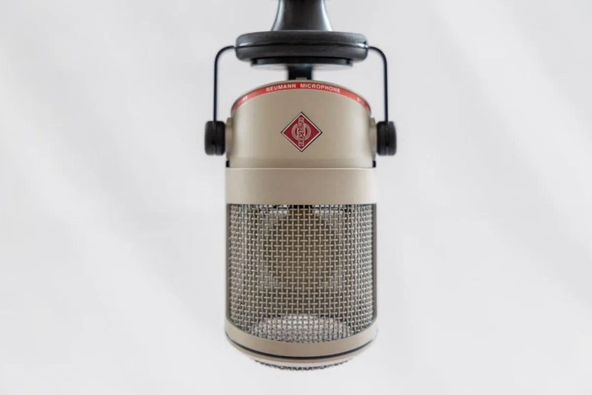 Neumann BCM104 and WS47 Windshield. Mint Condition, Original Boxes - Image 2