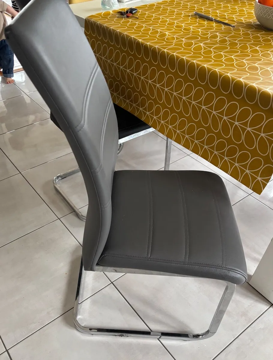 Kitchen chairs - Image 2