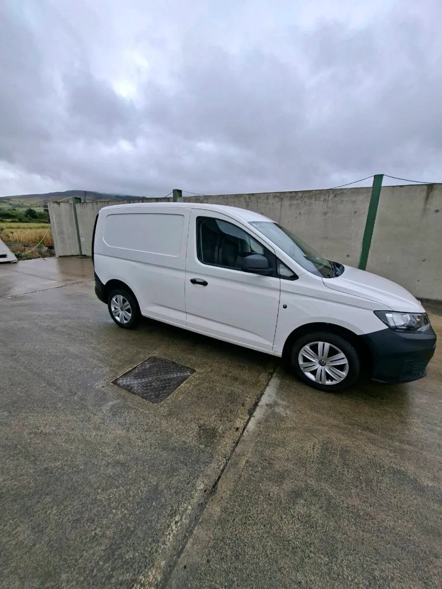 2021 Volkswagen Caddy - Image 2