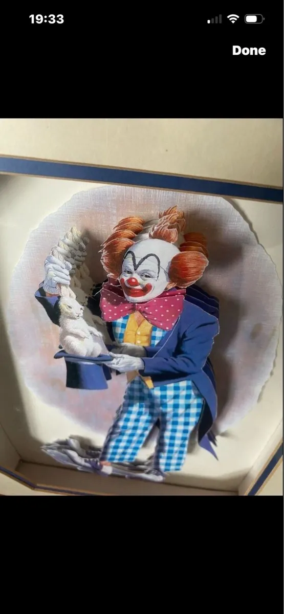 3D Clown Picture- Rabbit out of a hat - Image 2