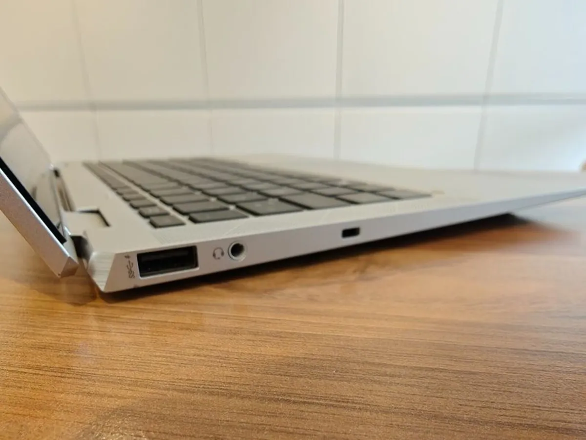 HP EliteBook x360 1030 G7 | i5 | Touchscreen - Image 3