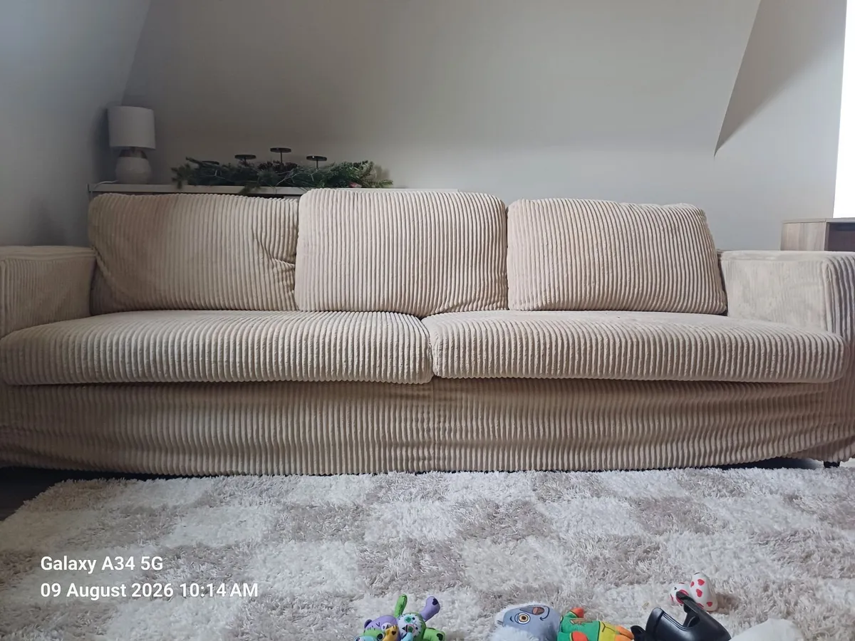 sofa - Image 3