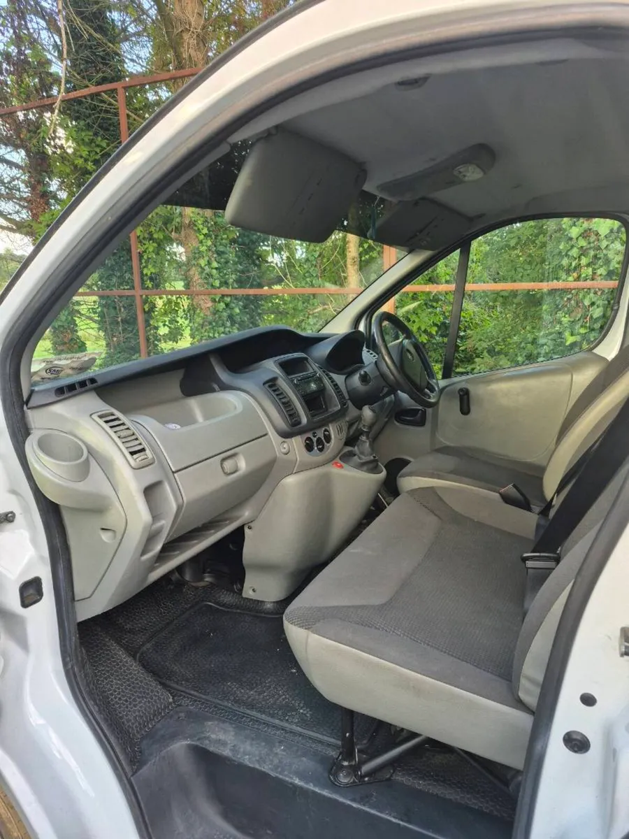 Vauxhall Vivaro - Image 3