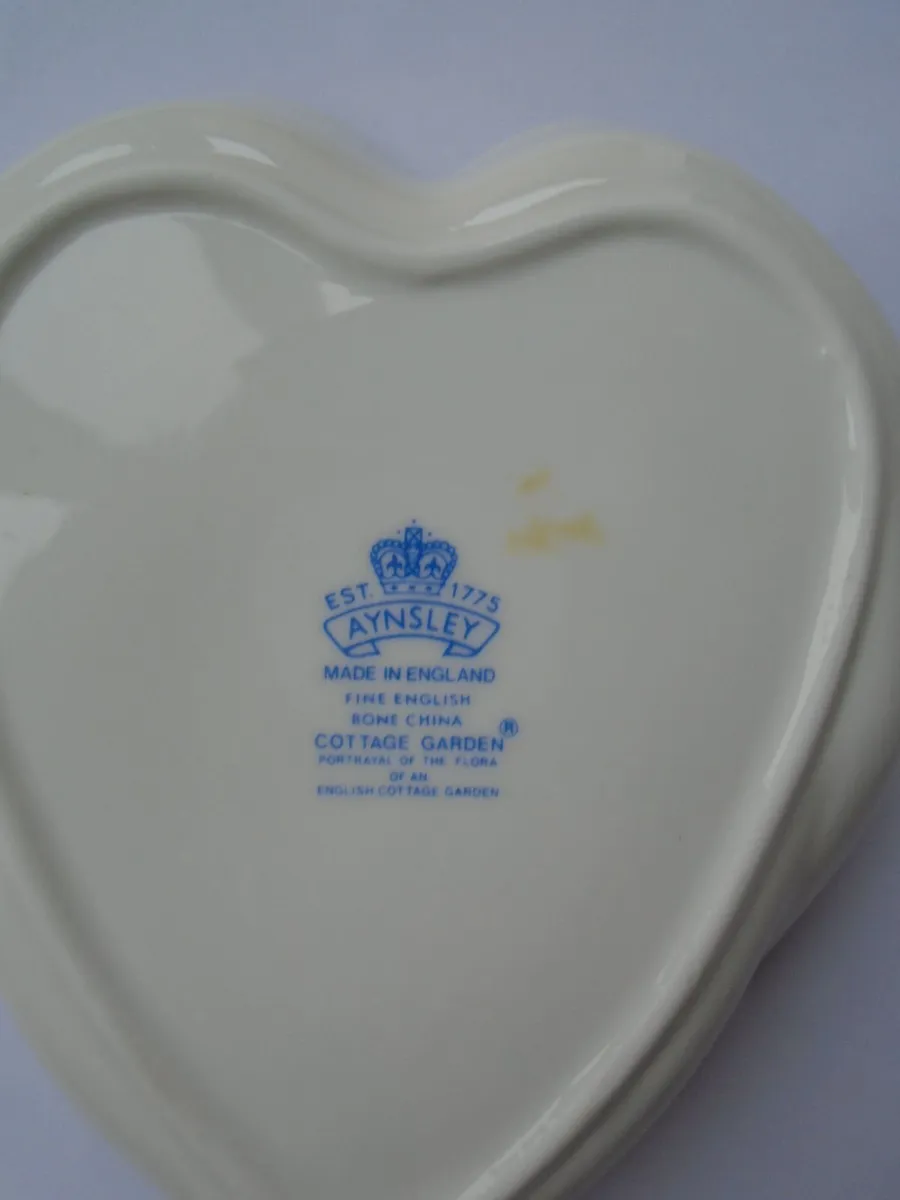 Aynsley china dish, Home decor, Collectables - Image 2